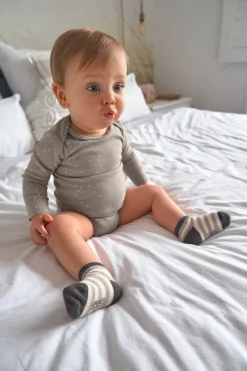 Baby Wickelbody langarm - Bio Baumwolle, Punkte, Taupe